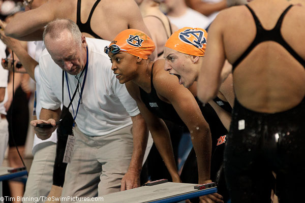 Auburn women win the 200 free relay at the 2011 SEC Swimming and Diving Championships