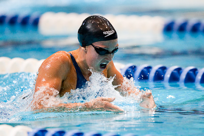 Rebecca Soni scares her own world record in the 200 breaststroke in winning at the 2009 ConocoPhillips USA National Swimming Championships and World Championship Trials