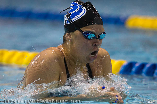 Elizabeth Beisel of Bluefish Swim Club wins 400 IM at 2010 Charlotte UltraSwim